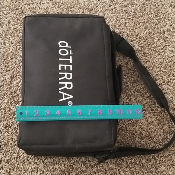 DoTERRA Essential Oil Storage Travel Bag Tote with Strap - Picture 2 of 12